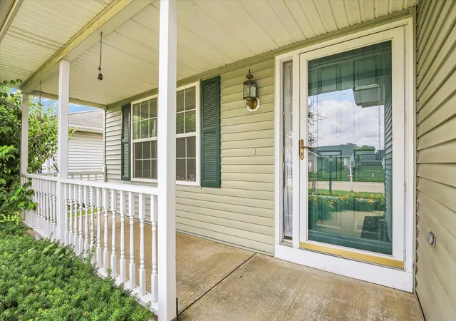 4th image of 705 Erin Dr, Champaign, IL 61822 | MLS# 12671337