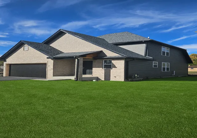 3rd image of 738 E 155Th St, Phoenix, IL 60426 | MLS# 12671387
