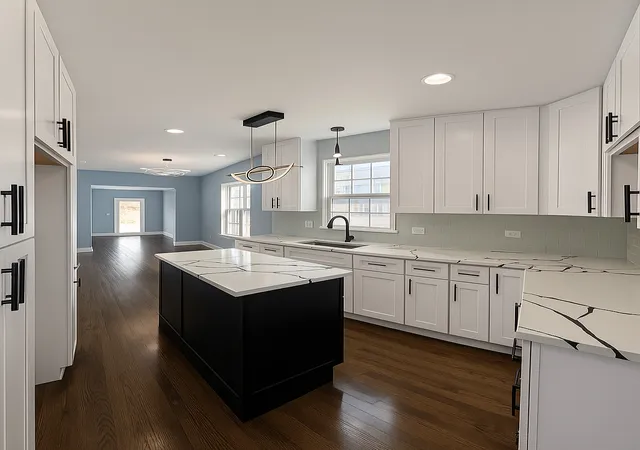 4th image of 738 E 155Th St, Phoenix, IL 60426 | MLS# 12671387