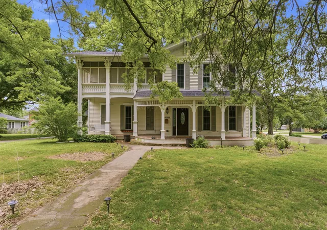 Homes for sale in Aledo, IL | 708 S College Ave, Aledo, IL 61231 | MLS# 12671392