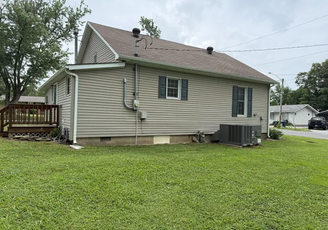 18th image of 78 Academy St, Eldorado, IL 62930 | MLS# 12671517