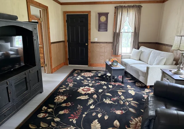 4th image of 78 Academy St, Eldorado, IL 62930 | MLS# 12671517