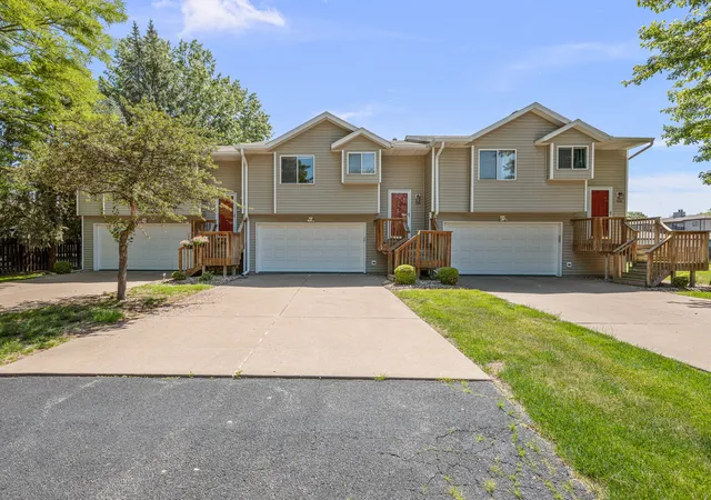 Homes for sale in Moline, IL | 3004 3rd St #10, Moline, IL 61264 | MLS# 12671520