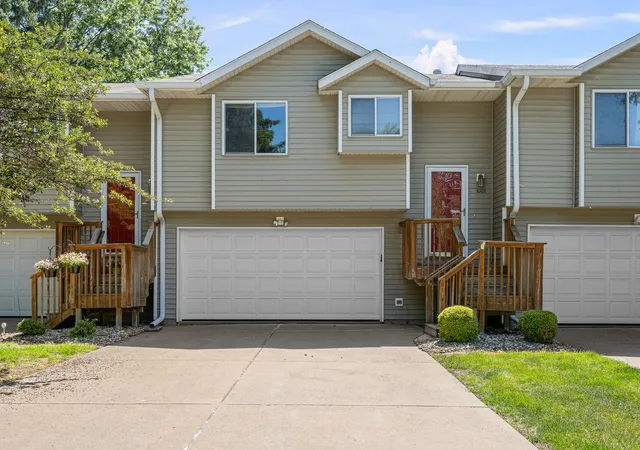 Homes for sale in Moline, IL | 3004 3rd St #10, Moline, IL 61264 | MLS# 12671520