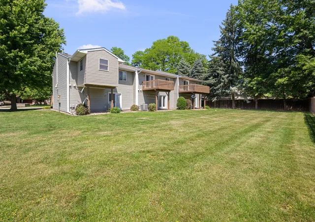 Homes for sale in Moline, IL | 3004 3rd St #10, Moline, IL 61264 | MLS# 12671520