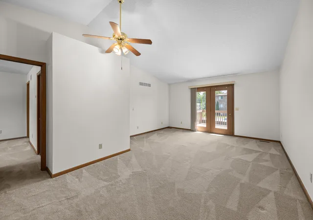 Homes for sale in Moline, IL | 3004 3Rd St #10, Moline, IL 61264 | MLS# 12671520