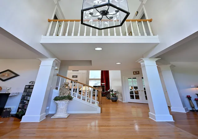 3rd image of 10 Sequoia Ct, Streamwood, IL 60107 | MLS# 12671552