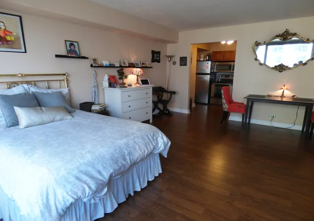 Homes for sale in Chicago, IL | 3600 N Lake Shore Drive, Chicago, IL 60613 | Houzeo