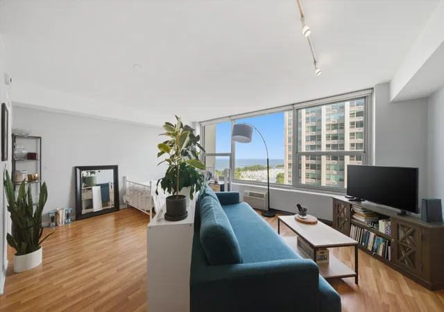 Homes for sale in Chicago, IL | 3600 N Lake Shore Dr #2217, Chicago, IL 60613 | MLS# 12671600