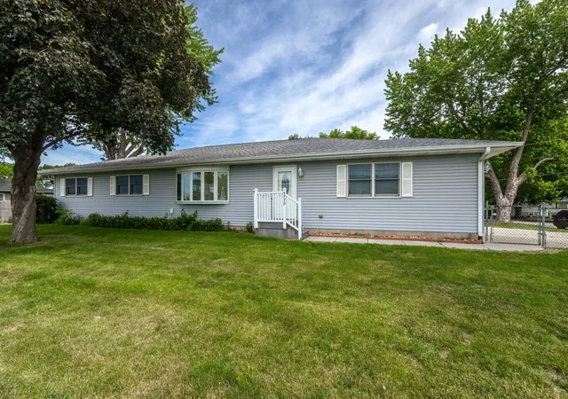Homes for sale in Colona, IL | 5770 Poppy Garden Rd, Colona, IL 61241 | MLS# 12671657