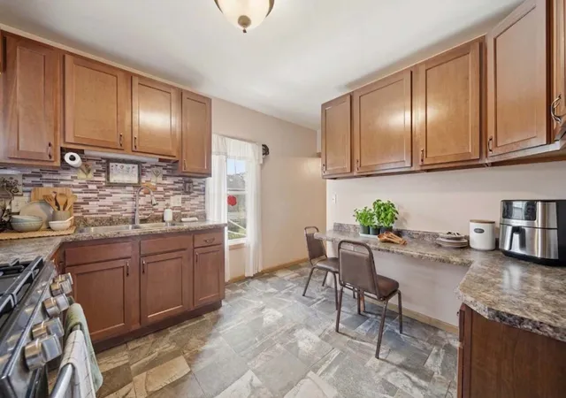 4th image of 16729 Dixie Hwy, Hazel Crest, IL 60429 | MLS# 12671671