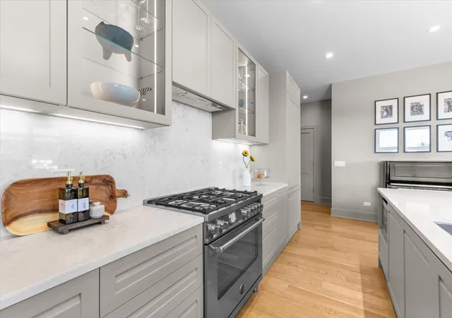 4th image of 4504 N Clark St #404, Chicago, IL 60640 | MLS# 12671717