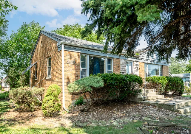 Photo 1 of Single family home for sale at 14555 Springfield Ave, Midlothian, IL 60445 | MLS# 12671755 | Listing updated on 2026-10-05