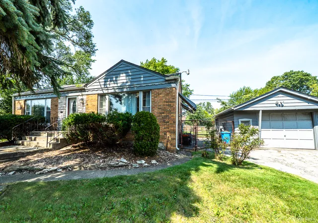 Photo 2 of Single family home for sale at 14555 Springfield Ave, Midlothian, IL 60445 | MLS# 12671755 | Listing updated on 2026-10-05