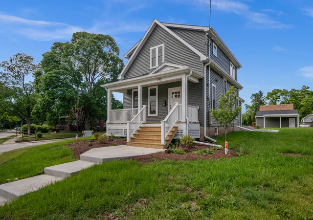1st image of 790 Wing St, Elgin, IL 60123 | MLS# 12671792