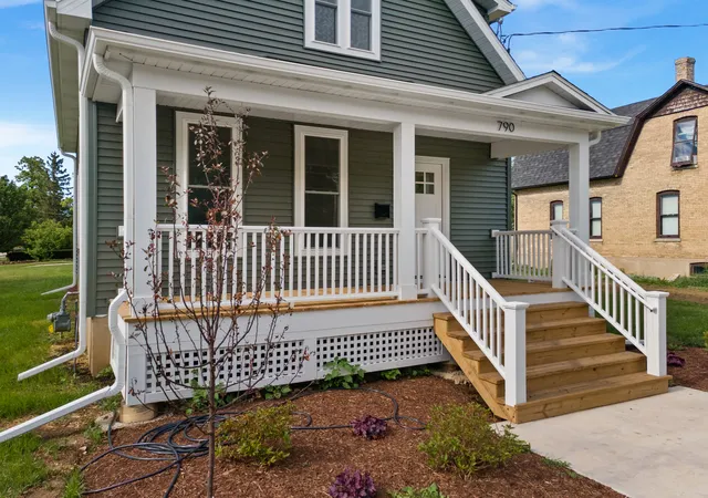 4th image of 790 Wing St, Elgin, IL 60123 | MLS# 12671792