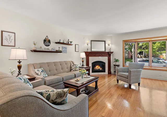3rd image of 6335 N Karlov Ave, Chicago, IL 60646 | MLS# 12671819