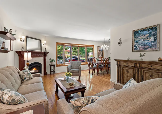 4th image of 6335 N Karlov Ave, Chicago, IL 60646 | MLS# 12671819