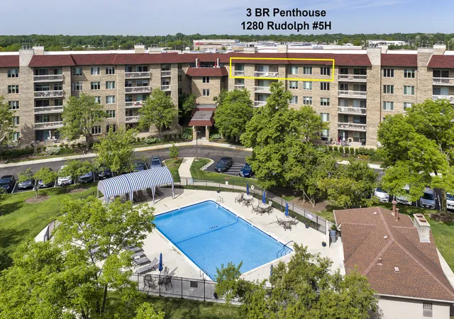 Homes for sale in Northbrook, IL | 1280 Rudolph Rd #5H, Northbrook, IL 60062 | MLS# 12671835