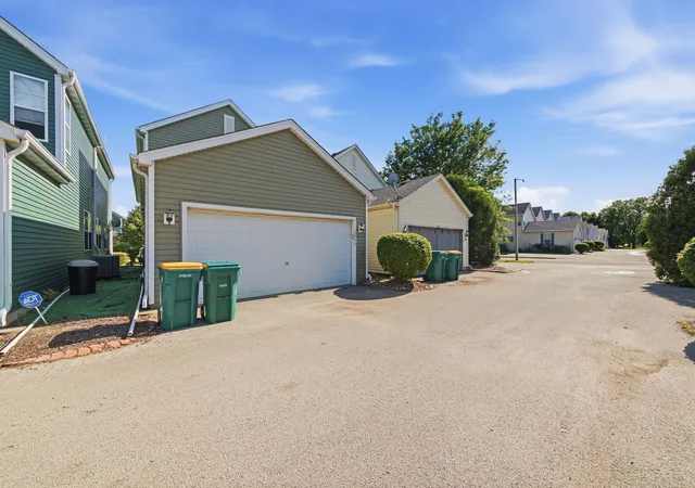 Homes for sale in Plainfield, IL | 2348 Woodhill Ct, Plainfield, IL 60586 | MLS# 12671874