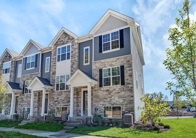 Homes for sale in Bartlett, IL | 1336 Foxglove Dr, Bartlett, IL 60103 | MLS# 12671970