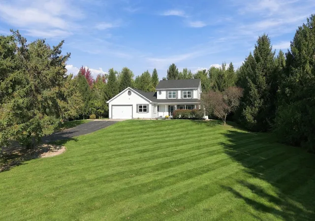 Photo 4 of Single family home for sale at 1701 Constitution Rd, New Lenox, IL 60451 | MLS# 12672037 | Listing updated on 2026-10-29