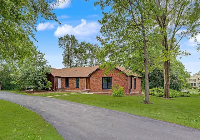 1st image of 15 Turning Shore Dr, South Barrington, IL 60010 | MLS# 12672057