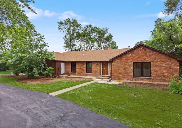 3rd image of 15 Turning Shore Dr, South Barrington, IL 60010 | MLS# 12672057