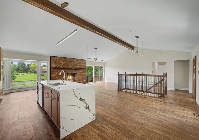 Photo 3 of Single family home for sale at 15 Turning Shore Dr, South Barrington, IL 60010 | MLS# 12672057 | Listing updated on 2026-10-08
