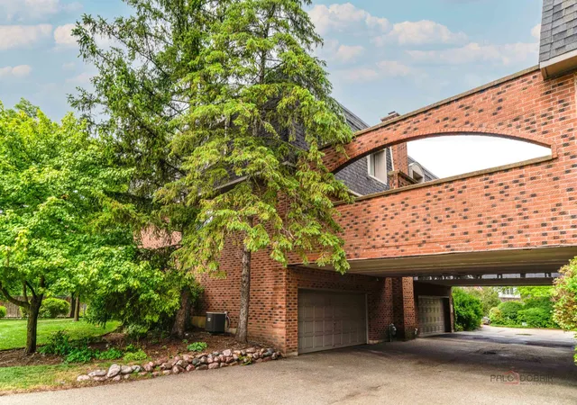 32nd image of 1111 S Waukegan Rd #4, Lake Forest, IL 60045 | MLS# 12672070