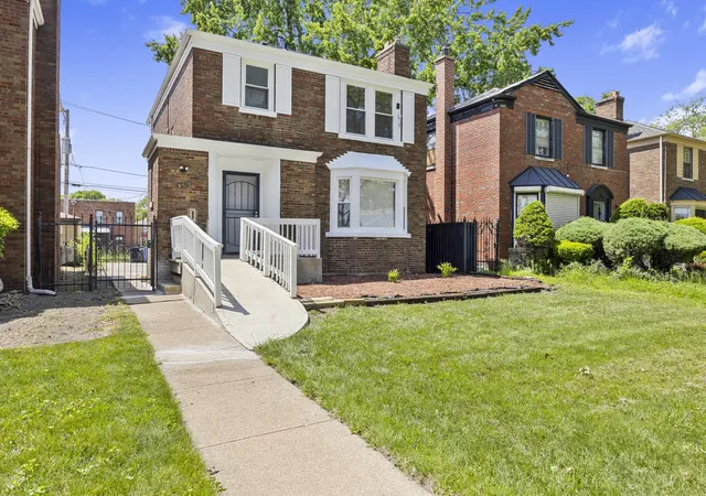 Homes for sale in Chicago, IL | 8218 S Yates Blvd, Chicago, IL 60617 | MLS# 12672103