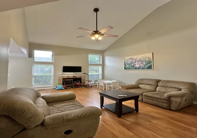 image of 1346 Brunswick Ct, Elgin, IL 60120 | MLS# 12672115