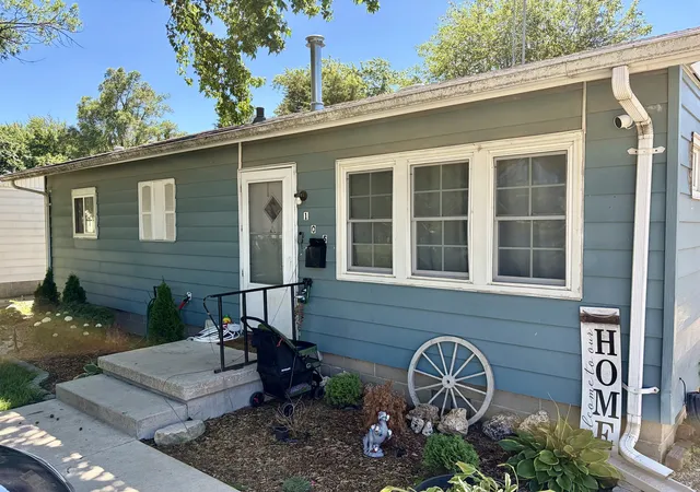 Homes for sale in Clinton, IL | 105 S Miller St, Clinton, IL 61727 | MLS# 12672136