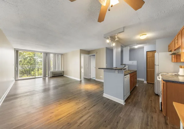 2nd image of 1043 S York Rd #308, Bensenville, IL 60106 | MLS# 12672191