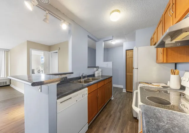3rd image of 1043 S York Rd #308, Bensenville, IL 60106 | MLS# 12672191