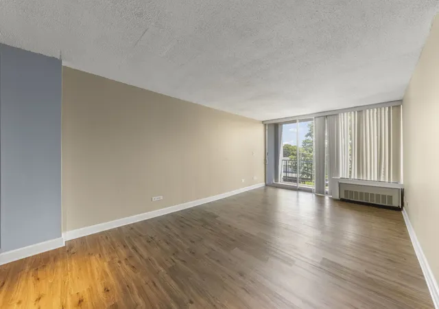 5th image of 1043 S York Rd #308, Bensenville, IL 60106 | MLS# 12672191