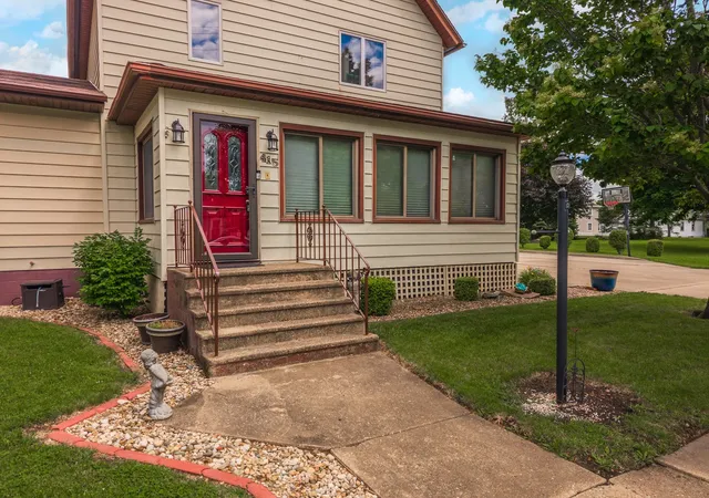 Homes for sale in Chatsworth, IL | 415 N 4Th St, Chatsworth, IL 60921 | MLS# 12672212