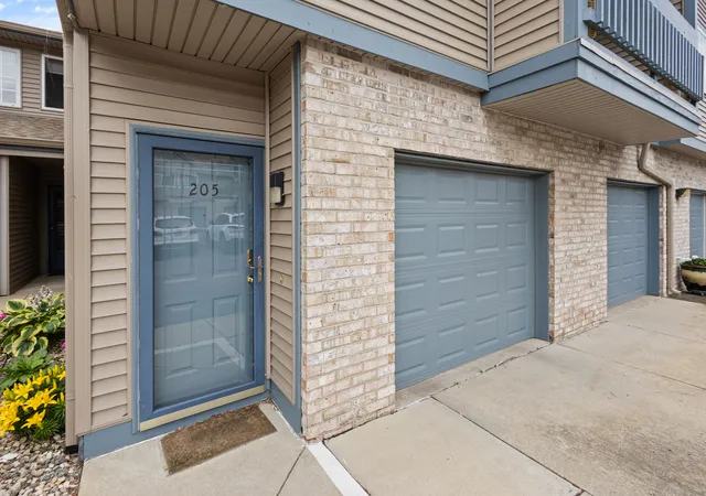 26th image of 2408 Windward Blvd #205, Champaign, IL 61821 | MLS# 12672252