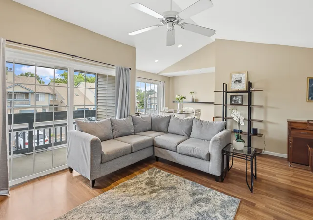 4th image of 2408 Windward Blvd #205, Champaign, IL 61821 | MLS# 12672252