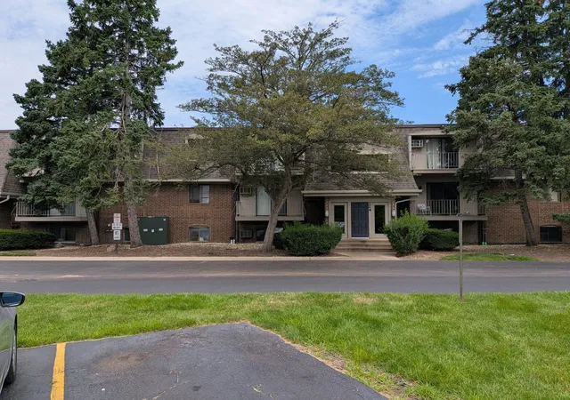 2nd image of 224 E Bailey Rd #g, Naperville, IL 60585 | MLS# 12672334