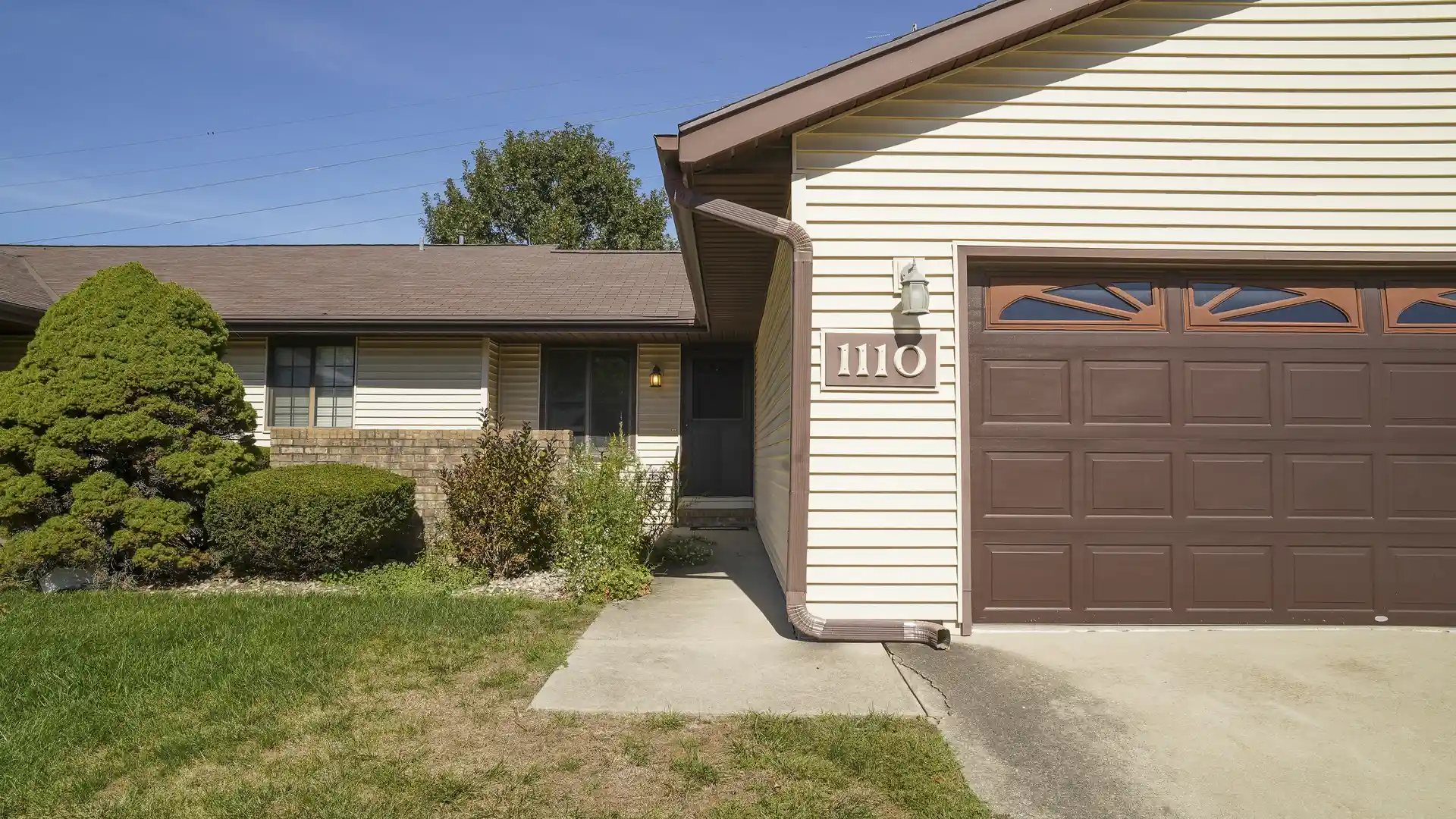 Listing Photo 2 - Condo for sale in 1110 Brad Dr located at 1110 Brad Dr, Urbana, IL 61802 - Unit #1110