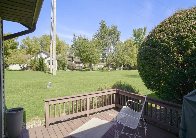 Listing Photo 4 - Condo for sale in building located at 1110 Brad Dr, Urbana, IL 61802 - Unit #1110