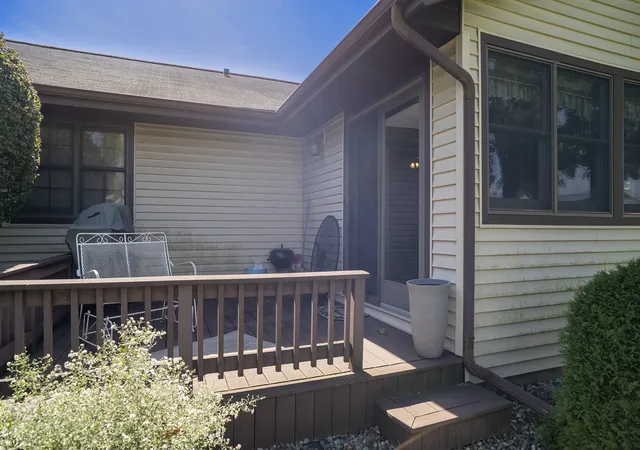 Listing Photo 5 - Condo for sale in building located at 1110 Brad Dr, Urbana, IL 61802 - Unit #1110