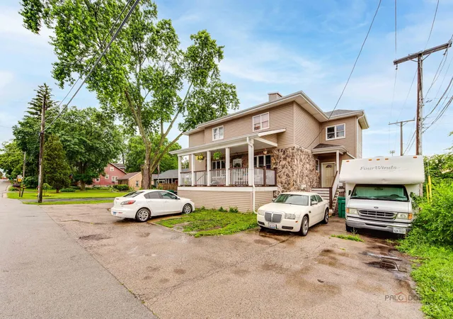 2nd image of 1210 S Lloyd Ave, Lombard, IL 60148 | MLS# 12672371