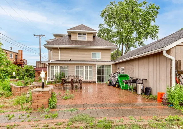 4th image of 1210 S Lloyd Ave, Lombard, IL 60148 | MLS# 12672371