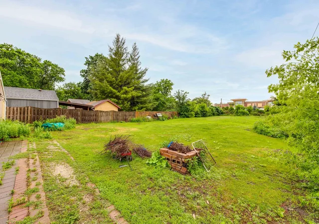 37th image of 1210 S Lloyd Ave, Lombard, IL 60148 | MLS# 12672371