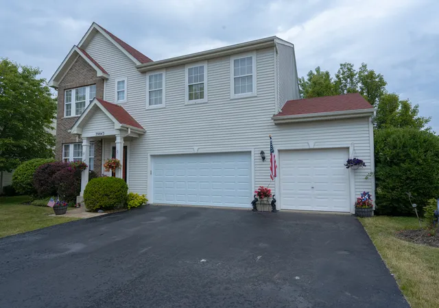 Homes for sale in Beach Park, IL | 39843 Stoneywood Dr, Beach Park, IL 60083 | MLS# 12672378