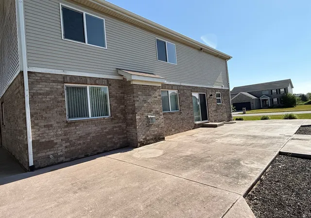 2nd image of 2337 Queensbridge Dr, Lynwood, IL 60411 | MLS# 12672387