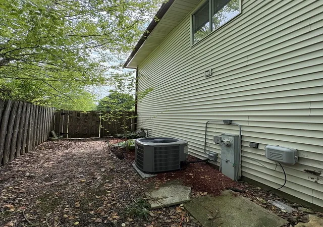 Homes for sale in Bolingbrook, IL | 237 Aspen Dr, Bolingbrook, IL 60440 | MLS# 12672391