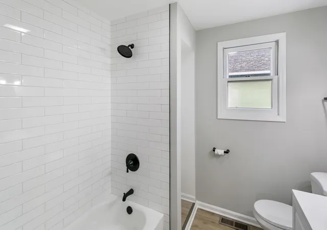 5th image of 505 Greenbay Ave, Calumet City, IL 60409 | MLS# 12672394